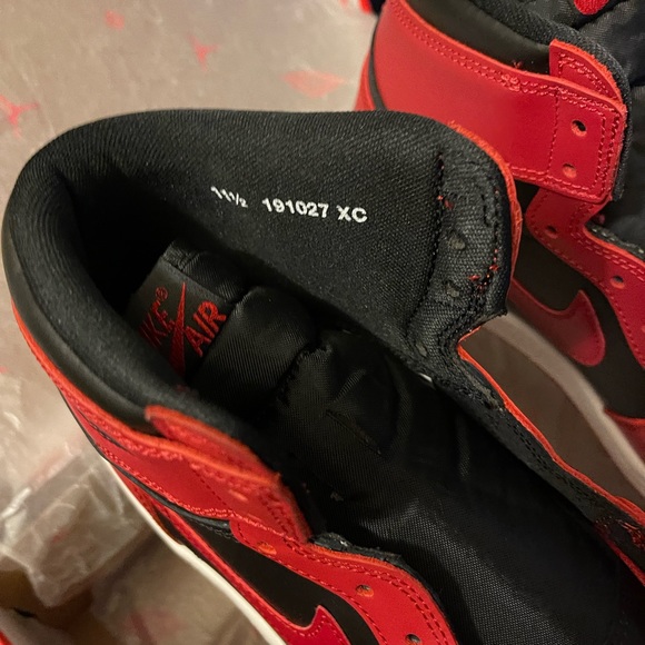 Jordan 1 Retro High 85 Varsity Red DS condition - Picture 3 of 7
